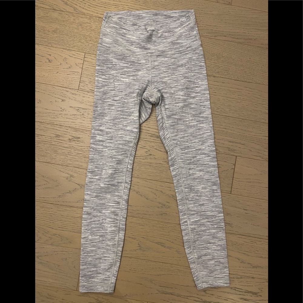 Lululemon WunderUnder Sz 6
